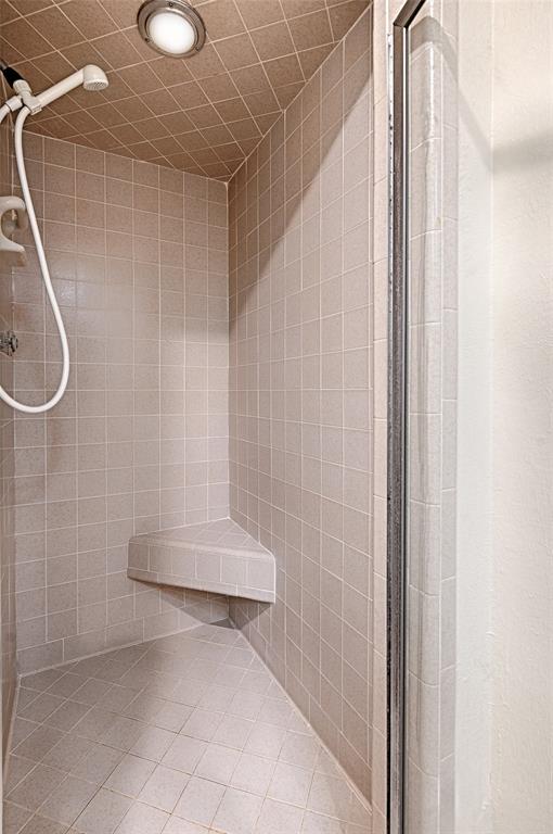 Royal Lane Condos 5800 - Residential