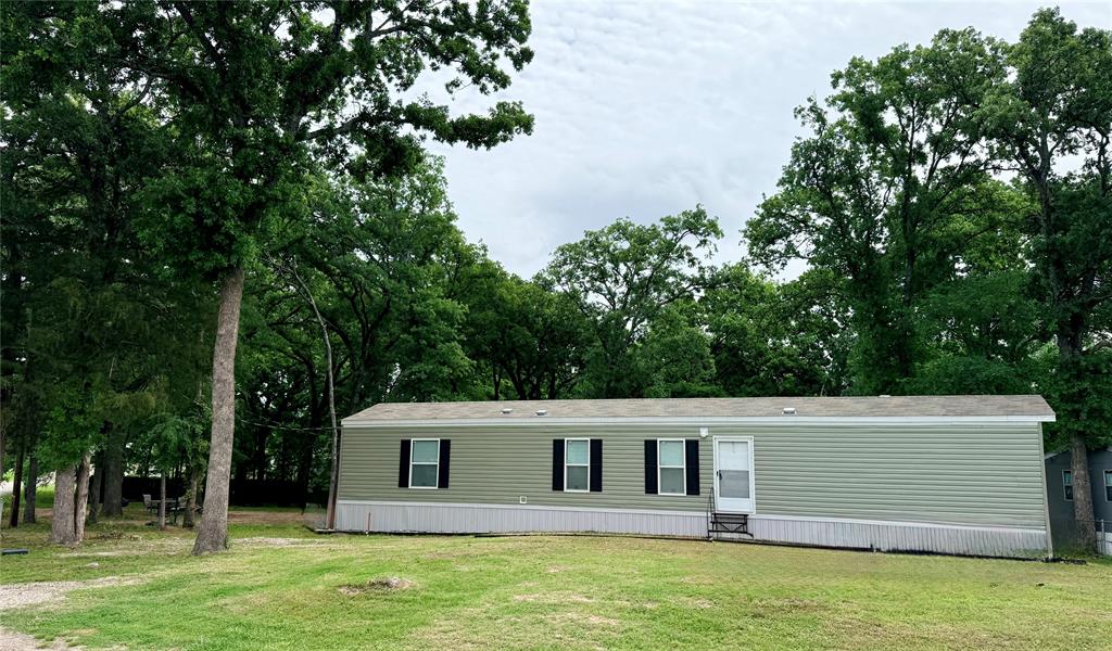 2024 Singlewide manufactured home. Come see this 3 bed 2 bath home on a third of an acre. This home is located in a quiet lakeside community with a private park and boat launch. Access to beautiful Lake Tawakoni is at your disposal. The home has never been lived in and awaits your creativity to make it your own. Brinwood Shores is one of the best well-kept subdivisions on Lake Tawakoni. Super low HOA and quiet neighbors make it a great place for all residents. Mature trees create a bird sanctuary for so many birds that fill the air with sounds of nature.

Information provided in this listing to be verified by buyer and buyer's agent. No written or expressed guarantees made herein.