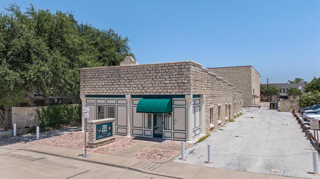 Original Town - Commercial Sale