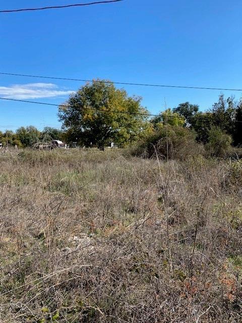 Welcome to the community of Horseshoe Bend. This lot is ready for you to make it home. Enjoy the many amenities ofa 9 hole golf course, 150 x 300 outdoor area, country club, RV park and oh yes, an airport. Just minutes to the boatramp to the Brazos River. So many outdoor activities you don't want to miss out.