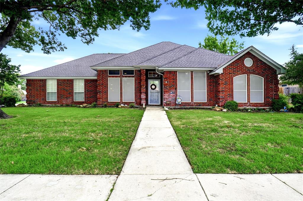 Open Sunday 1-3pm. NO HOA, move in ready home, located near Bear Creek Park with 5 miles of hikenbike trail, Keller Sports Complex, Old Town dining & shopping. Hhard to find quiet corner lot with side entry driveway & space to park a boat or trailer. Garage has 6x9 alcove for workshop.  space. High ceilings & extensive  crown mold thru out. Vaulted ceiling in front bedroom, fabulous closet & storage space thru out. Split master at rear with fresh carpet,  barn door into spacious bath with quartz vanities, linen closet, WI closet, shower, jet tub & toilet closet. Kitchen has WI pantry, updated microwave, gas range & dishwasher, 2 tone painted cabinets with Alaskan Quartz counters and glass brick backsplash. Updates: wood floors in study & family, 4 ton 16 seer hvac, class 4 roof, gutters & turbins, insulated garage door with camera door opener, gas water heater, FP gas log, front solar screens, interiot & exterior paint, 12x8 metal covered porch, metal storage shed, sprinkler,  wood fence with 2 gates, extended concrete driveway & patio.