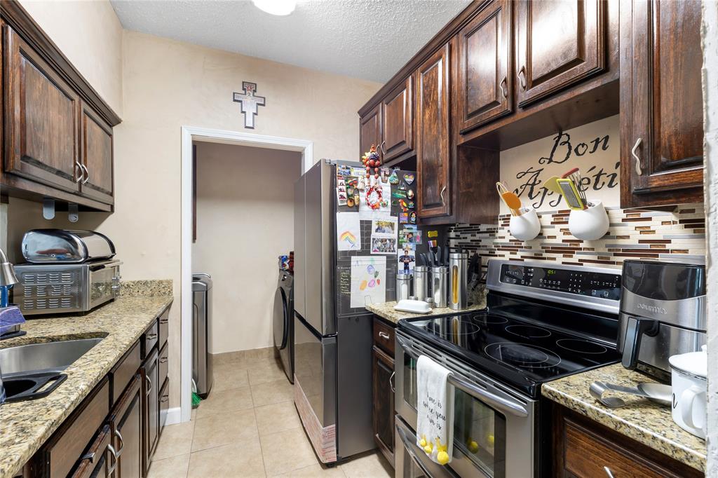 Oaks On Montfort Ph 02 03 04 - Residential