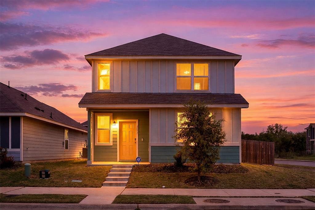 This Topwater Trail home is a 3-bedroom, 2-bath home with 1,674 square feet, located in a well-maintained Fort Worth community.
The home features a functional layout with an open living, kitchen, and dining area on the main level, designed for everyday use and entertaining. All bedrooms are located upstairs, providing separation between living and private spaces. The primary suite is positioned apart from the secondary bedrooms, offering additional privacy and includes an upgraded closet for added storage and organization.

Here’s what buyers should know:
- Quick access to I-20
- Active highway improvements nearby aimed at improving traffic flow and accessibility
- Located in a neighborhood with consistent surrounding homes
- Ideal for buyers looking for a balance of space, location, and long-term value