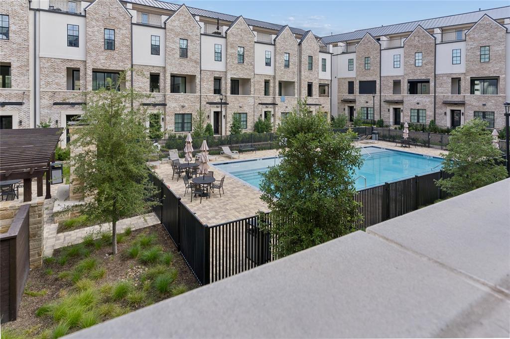 InTown at Las Colinas Station - Residential