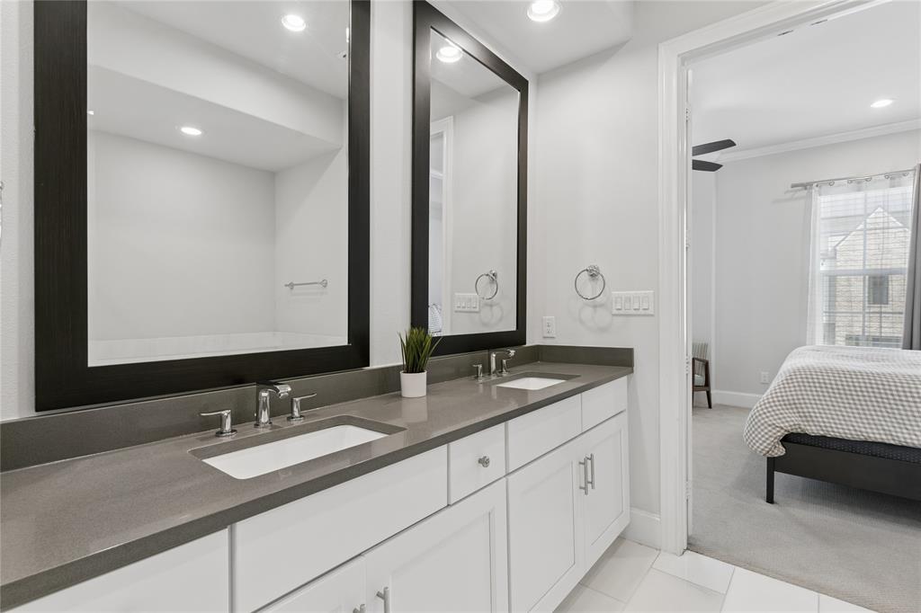 InTown at Las Colinas Station - Residential
