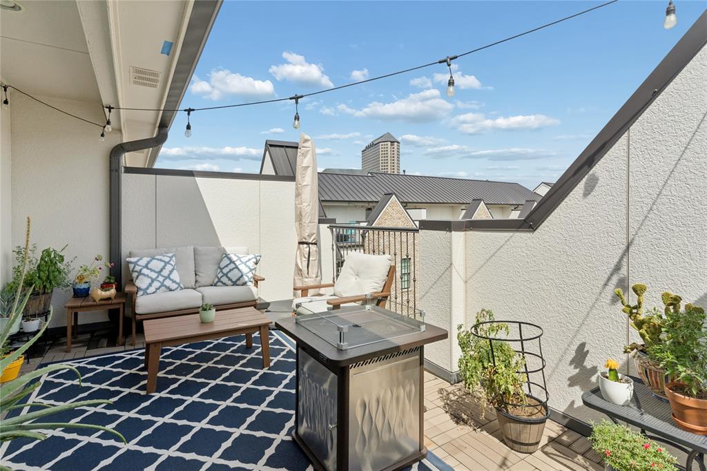 InTown at Las Colinas Station - Residential