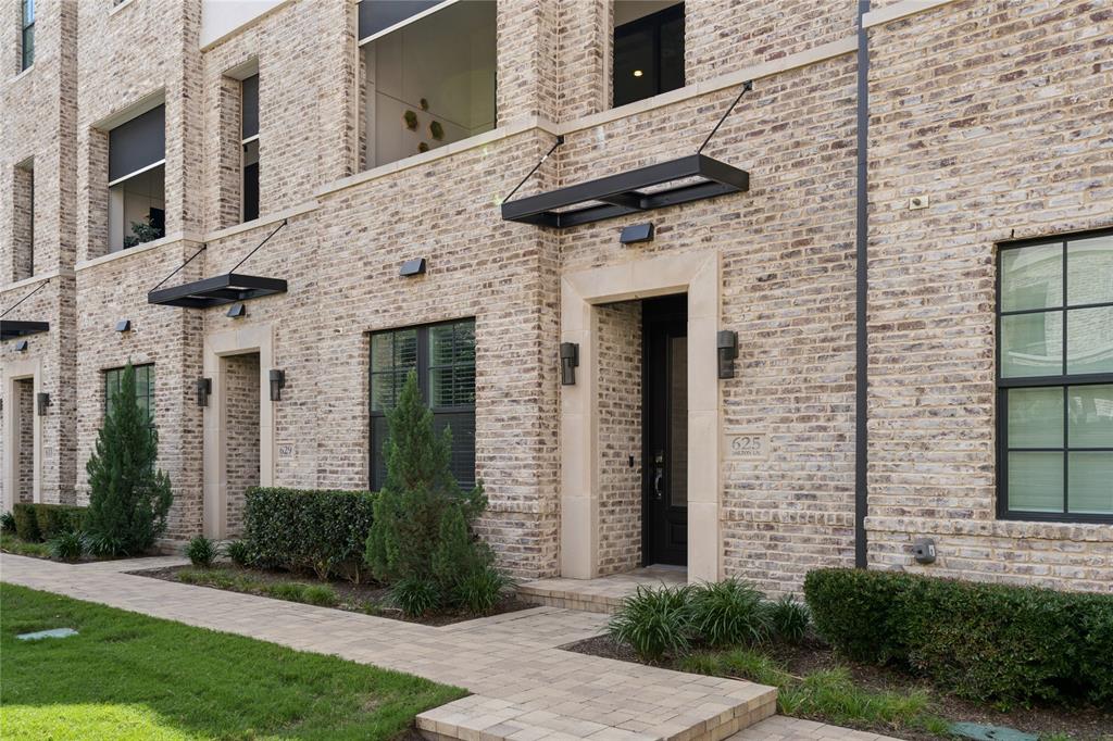 InTown at Las Colinas Station - Residential
