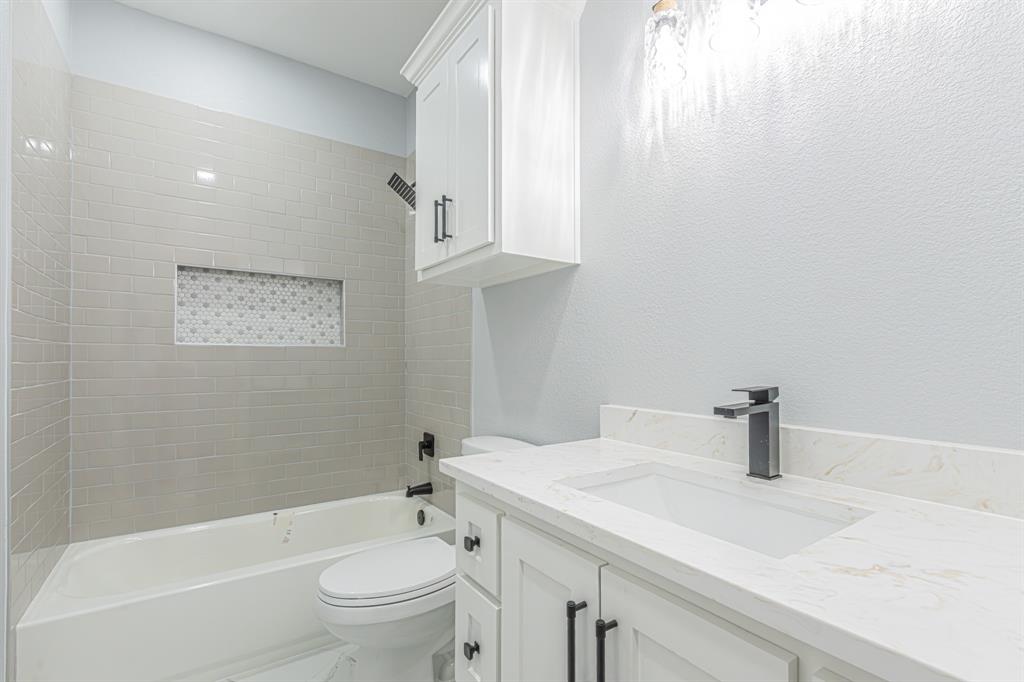 Runaway Bay Unit 4 - Residential