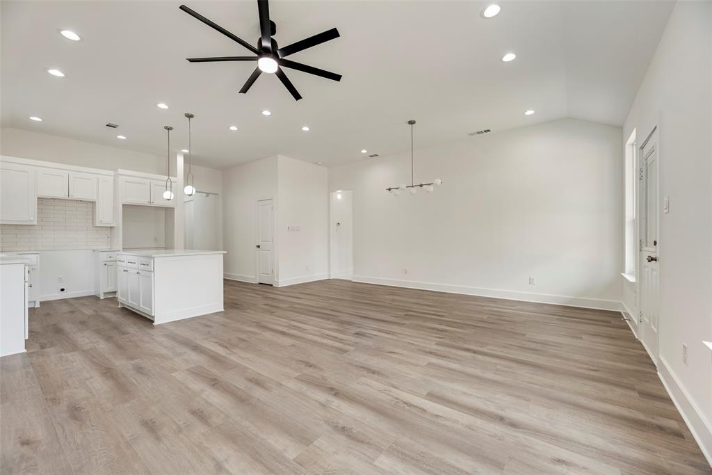 Deerpath Village 03 - Residential