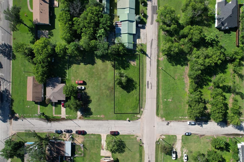Opportunity awaits on this residential lot in the heart of corsicana. Positioned in an established neighborhood with city water and electricity at the road, this undeveloped parcel offers a blank canvas for new construction home or investment project. Enjoy convenient access to schools, shopping, restaurants, and major roadways while creating a property designed to fit your goals. Whether you're a builder, investor, or future homeowner, this lot presents an affordable entry point into homeownership and real estate development.