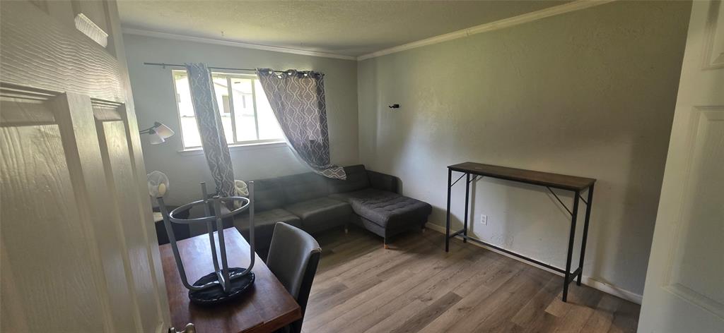 J Ivy Pal Rvr Estate - Residential