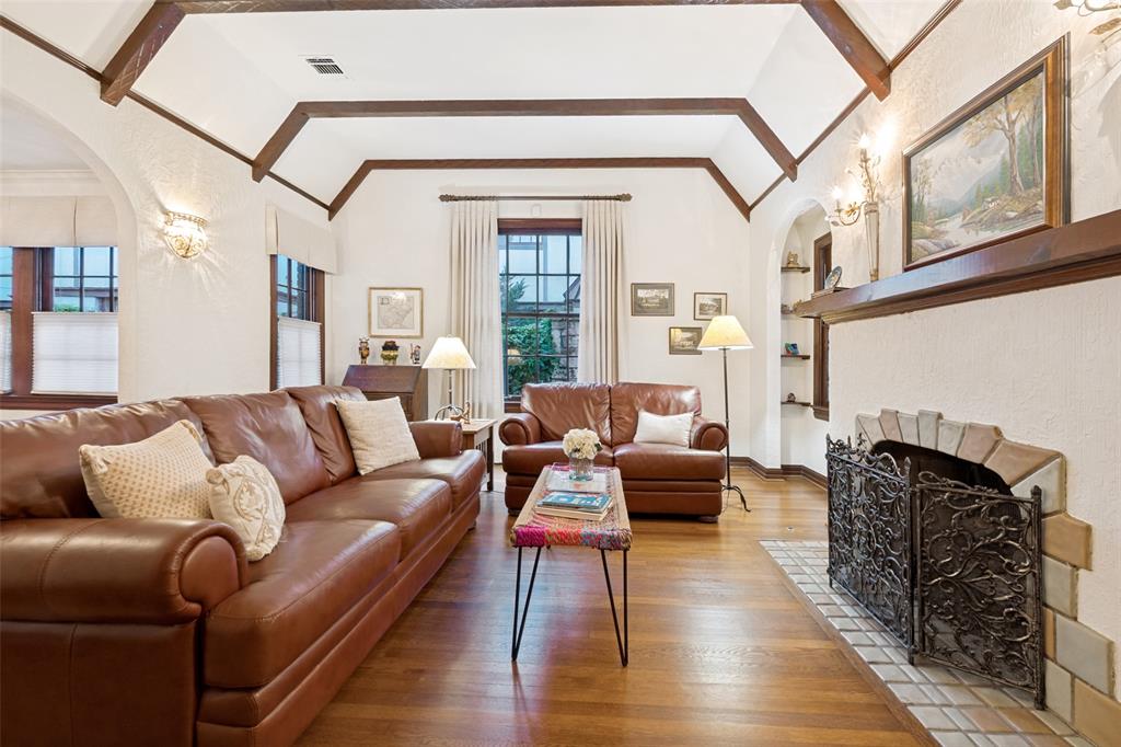 Country Club Estates - Residential