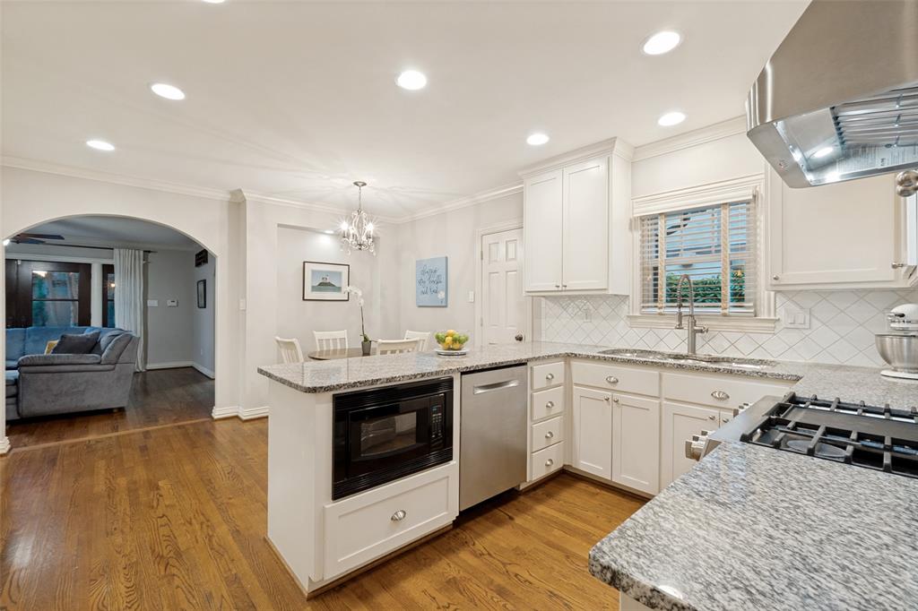 Country Club Estates - Residential