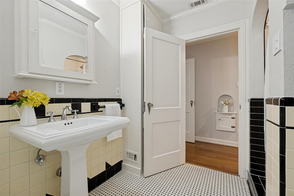 Country Club Estates - Residential