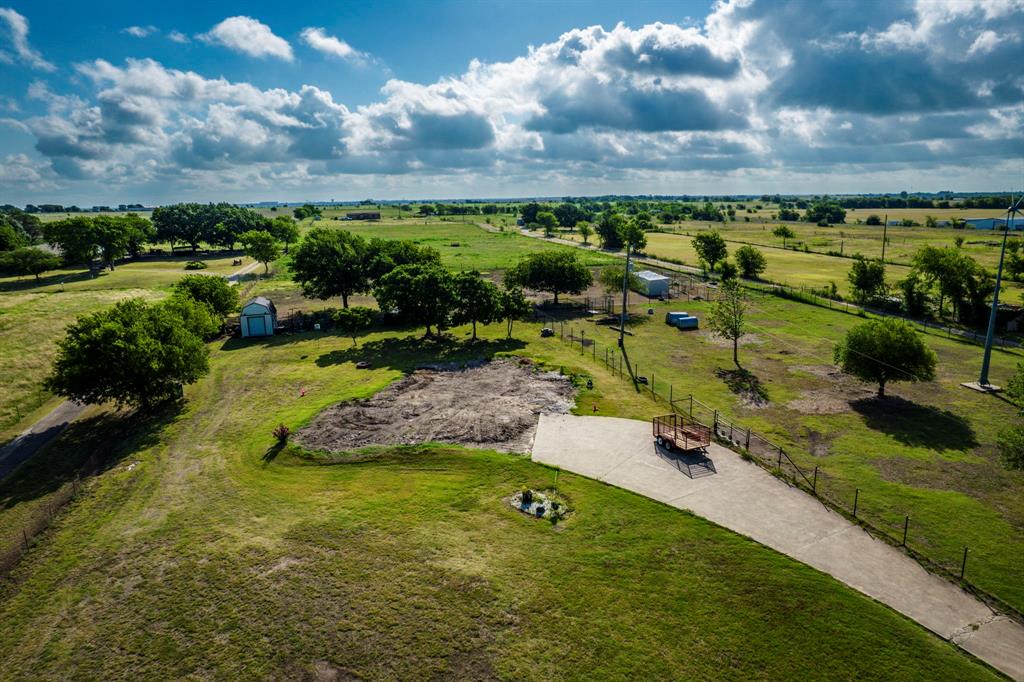 302 J J DAVIDSON;139 E H BELCHER PT TR - Land
