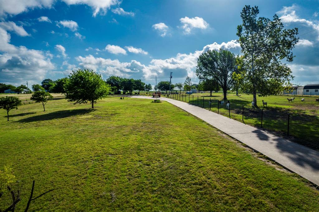 302 J J DAVIDSON;139 E H BELCHER PT TR - Land