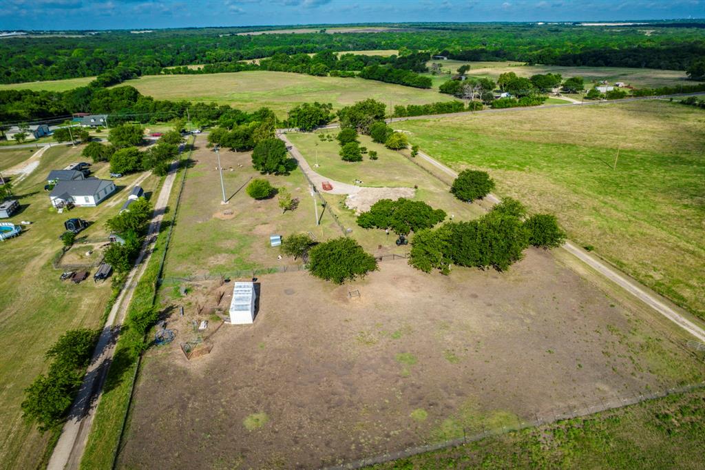 302 J J DAVIDSON;139 E H BELCHER PT TR - Land