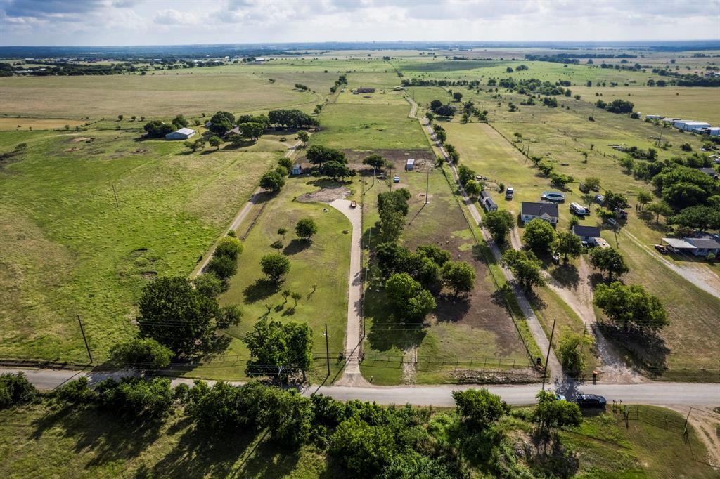 302 J J DAVIDSON;139 E H BELCHER PT TR - Land