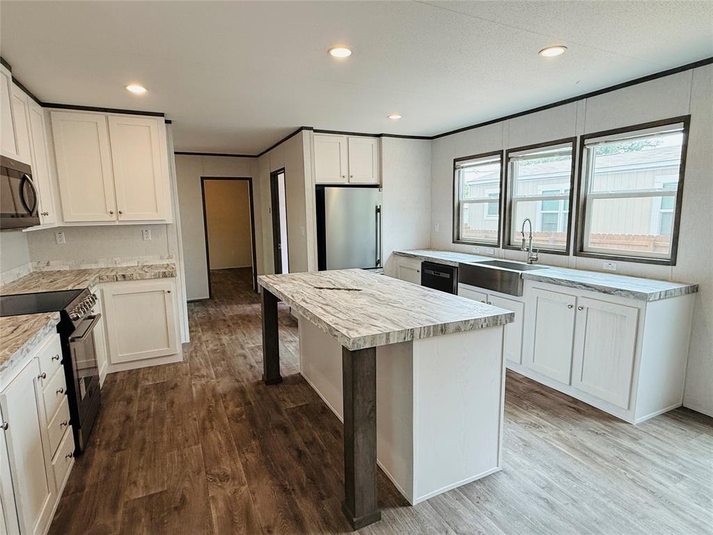 Oak Trail Shores Sec F - Residential