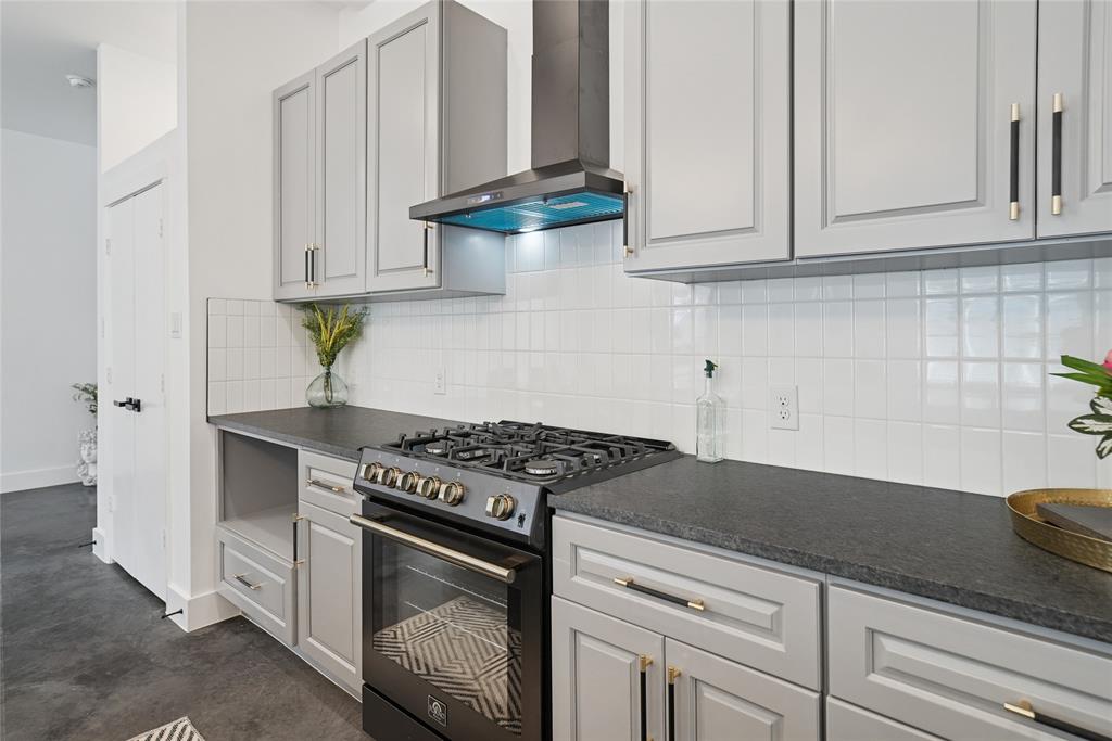 Columbia Place - Residential Income
