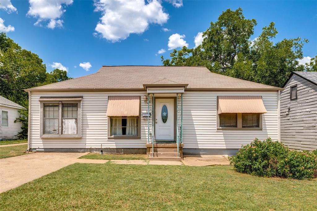 This home has been well taken care of and just needs a bit of updating and your personal touches, but is priced accordingly. Both bedrooms are very big, the garage was converted many years ago and makes a perfect additional bedroom or living room. HUGE lot and very convenient location. There are lots of new homes being built in this area and prices are increasing fast so get in now while you can.