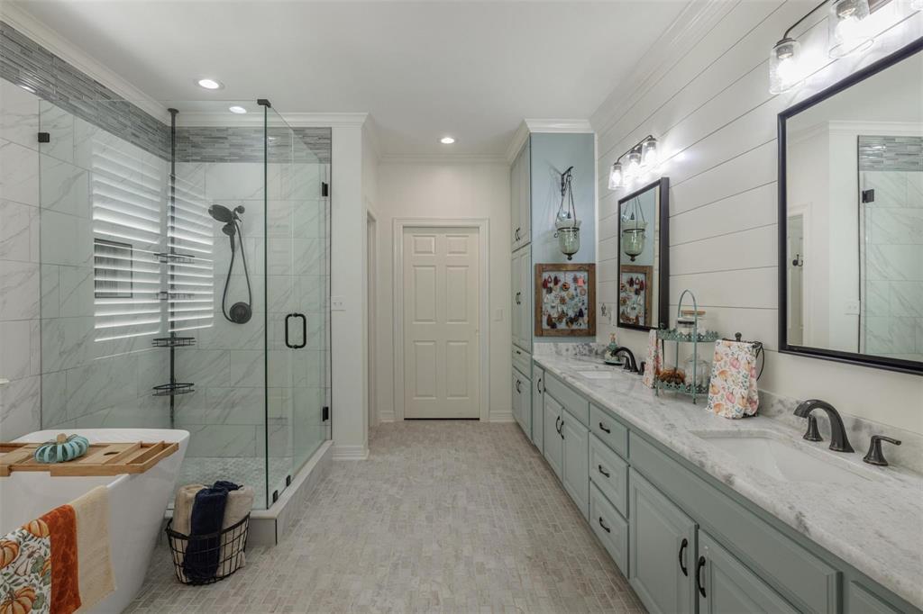 Emerald Bay - Residential