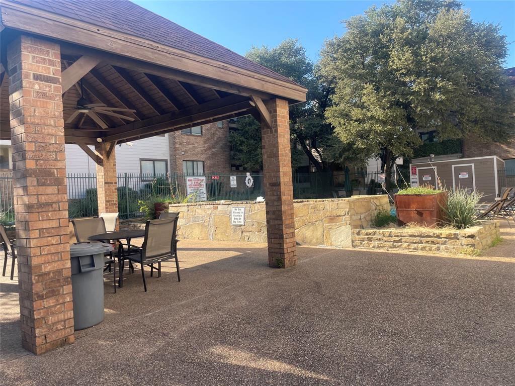 Arlington Oaks Condo - Residential