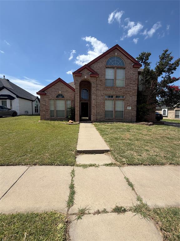 Investor and homeowner opportunity! Priced below market value and ready for its next owner! This spacious 5-bedroom, 2.5-bath home offers 2,709 square feet of living space in an established Arlington neighborhood with easy access to shopping, dining, schools, and major highways.

From the moment you walk in, you'll appreciate the soaring ceilings, grand entryway, abundant natural light, multiple living and dining areas, and an open floor plan designed for both everyday living and entertaining. The oversized primary suite provides a relaxing retreat, while four additional bedrooms offer plenty of flexibility for family, guests, or a home office.

This home has an excellent layout, strong curb appeal, and all the space today's buyers are looking for. Priced to reflect its current condition, it presents an outstanding opportunity to personalize with cosmetic updates while building immediate equity. Whether you're looking for your next primary residence or an investment with upside potential, this property is full of possibilities.

Don't miss your chance to own one of the best values in the area, schedule your private showing today!