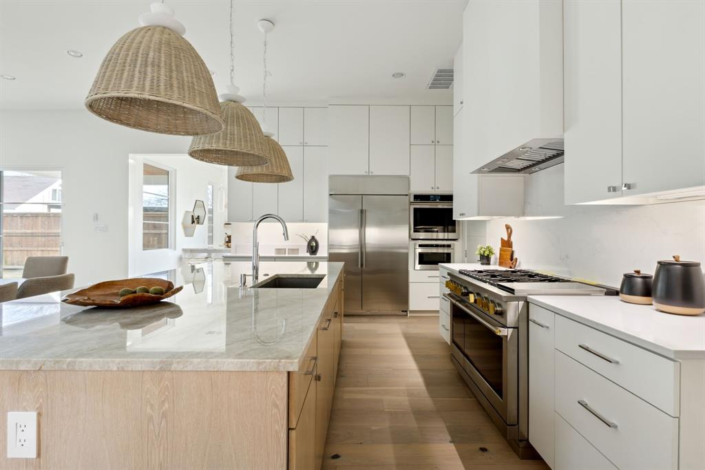 UNIVERSITY BOULEVARD TERRACE - Residential