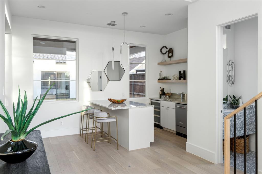 UNIVERSITY BOULEVARD TERRACE - Residential