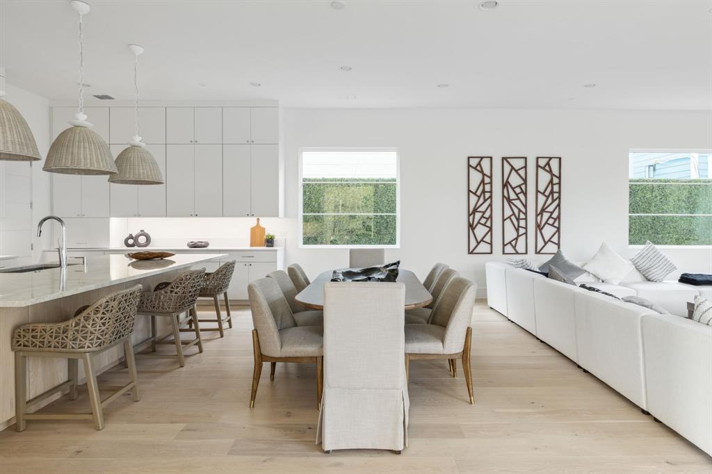 UNIVERSITY BOULEVARD TERRACE - Residential