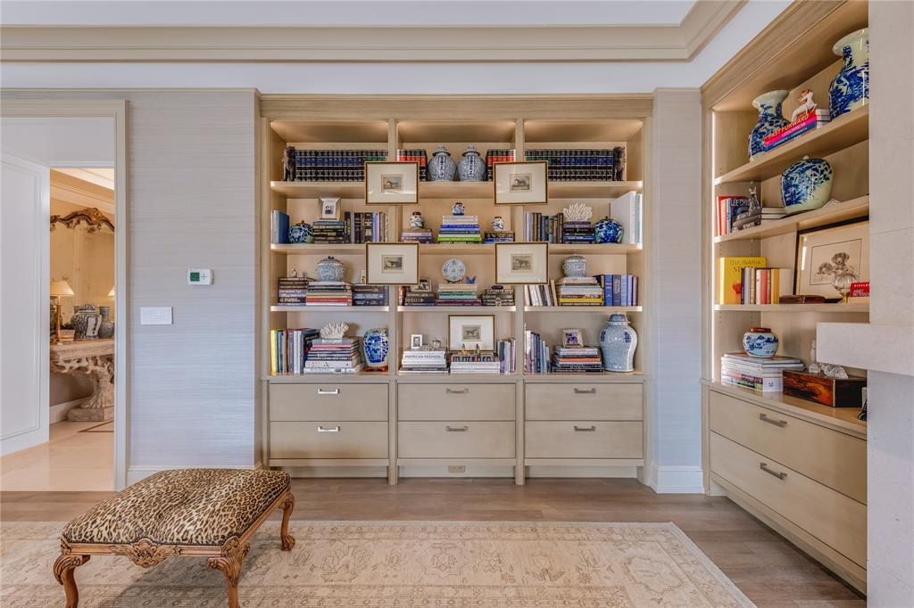 Residences at The Stoneleigh - Residential