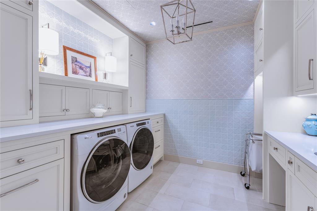 Residences at The Stoneleigh - Residential