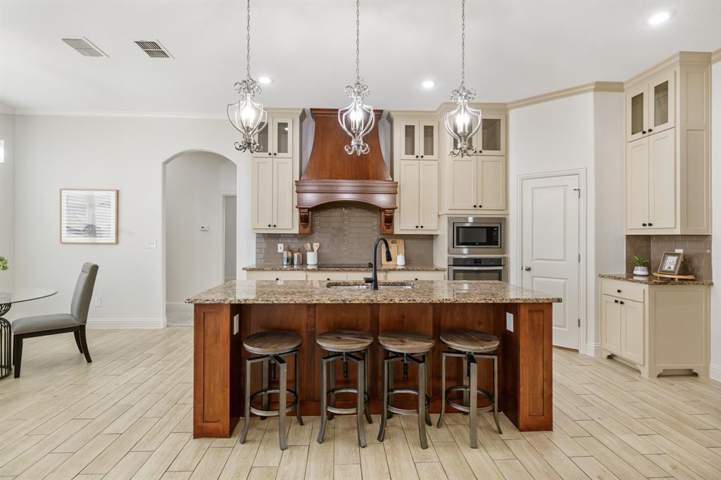 COUNTRY HILL ESTATES-CHRISWOOD - Residential