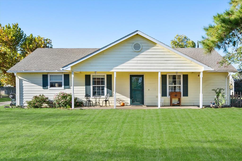 SPACE, FREEDOM & COUNTRY CHARM—MINUTES FROM CITY CONVENIENCES!
Enjoy peaceful living outside the city limits with NO HOA and NO restrictions—bring your chickens, RV, workshop plans, or create the garden you’ve always wanted. Situated on 0.69 acres, this inviting 4-bedroom, 2-bath home offers wide-open views and a spacious front yard that sets the tone the moment you arrive.
Inside, you’ll find a bright open-concept layout connecting the living, kitchen, and dining areas—perfect for everyday living and entertaining. A large media room provides flexible space for movie nights, a home office, or a playroom.
Step outside and experience true country living. The fully gated property offers privacy and security, with ample outdoor storage and a ready-to-use chicken coop already in place.
Nature lovers will appreciate the established trees and plantings, including peach, fig, apple, plum, Mayhew berries, blackberry bushes, and grapevines, along with mature bald cypress, oak, crape myrtle, vitex, Jerusalem pine, and Shantung maple—providing beauty, shade, and seasonal harvests.
More than a home—it’s a lifestyle of space, freedom, and endless possibilities.