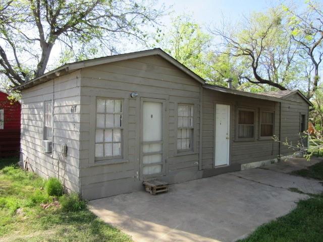 Super cute 1 bedroom and 1 bathroom duplex! New carpet and fresh paint! Close to shopping and restaurants! Close to ACU! No washer and dryer hookups. 

NO Pets

Requires tenant enrollment to the Tenant Benefit Package through Gerard Real Estate. Ask us for details.  $39 a month.