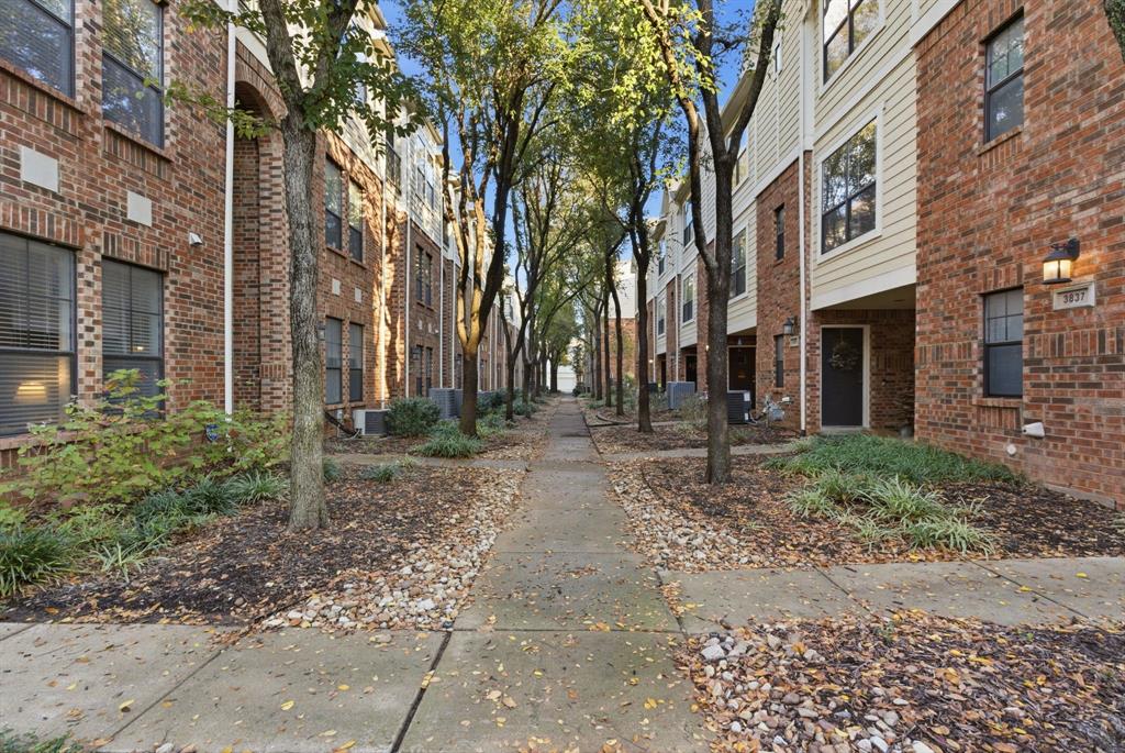 Ridglea Place - Residential