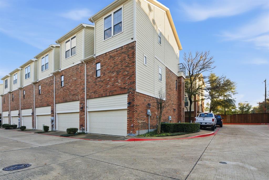 Ridglea Place - Residential