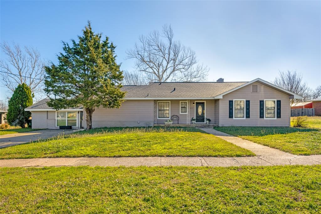 Nestled in the Heart of Bowie this beautiful move in ready home is on over half an acre. Open concept with so much charm . If your looking for your own oasis to come home to or entertain you have found it. Lots of built in storage space . Enjoy the large backyard for sports or hobbies . This is a must see.