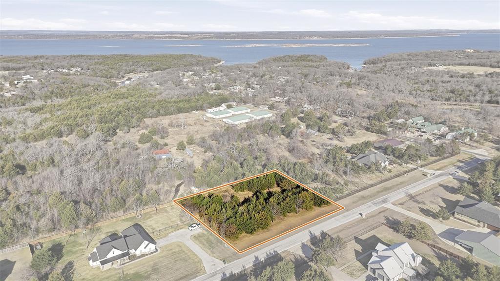 Brandon V Lake Living - Land