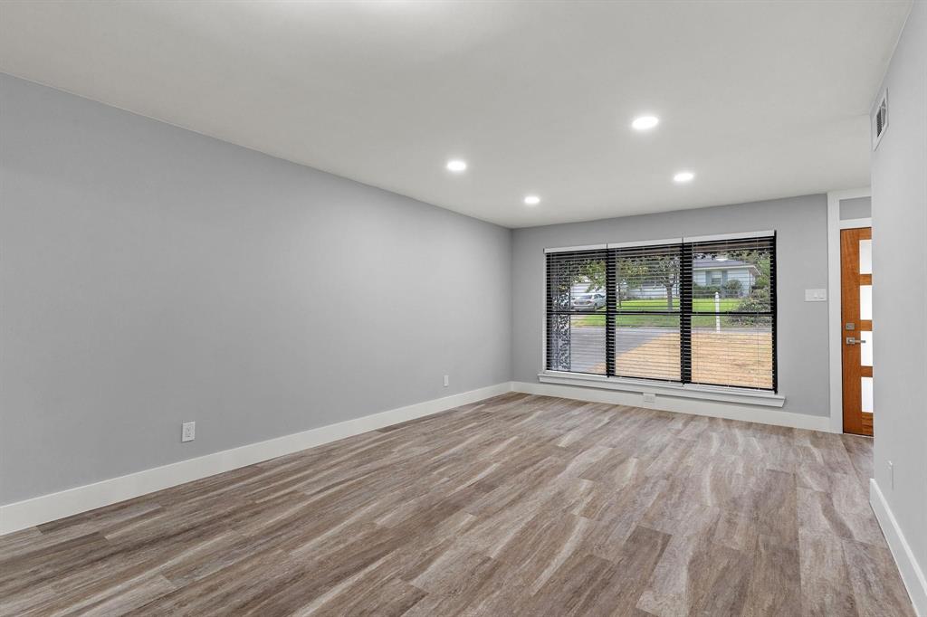 Claremont 04 Inst - Residential Lease