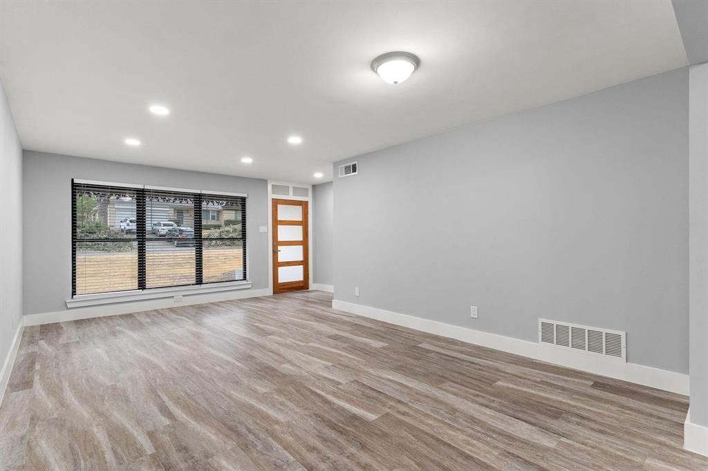 Claremont 04 Inst - Residential Lease