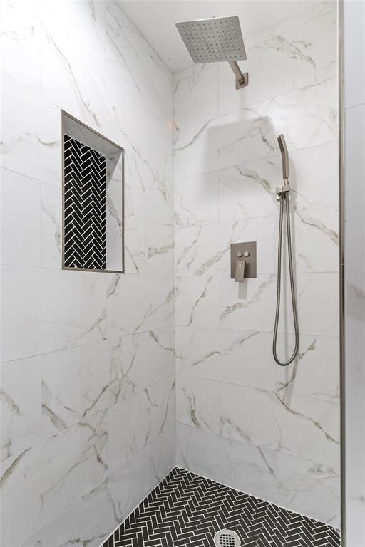 Claremont 04 Inst - Residential Lease