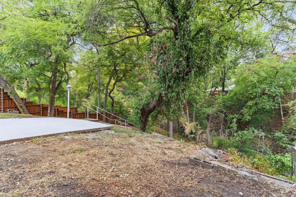 Claremont 04 Inst - Residential Lease