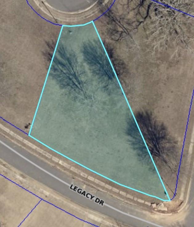 Build Your Dream Home in Olde Oaks. Olde Oaks Features the Only 27 Hole Golf Course in The Area. After A Day on The Green, Relax At The Olde Oaks Club House Overlooking The Rolling Hills beautiful Golf Course. Don't Miss Your Opportunity to Build In Olde Oaks. Other Lots Available