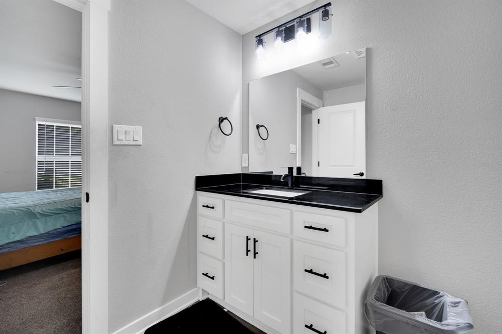 TOWN - WAXAHACHIE - Residential