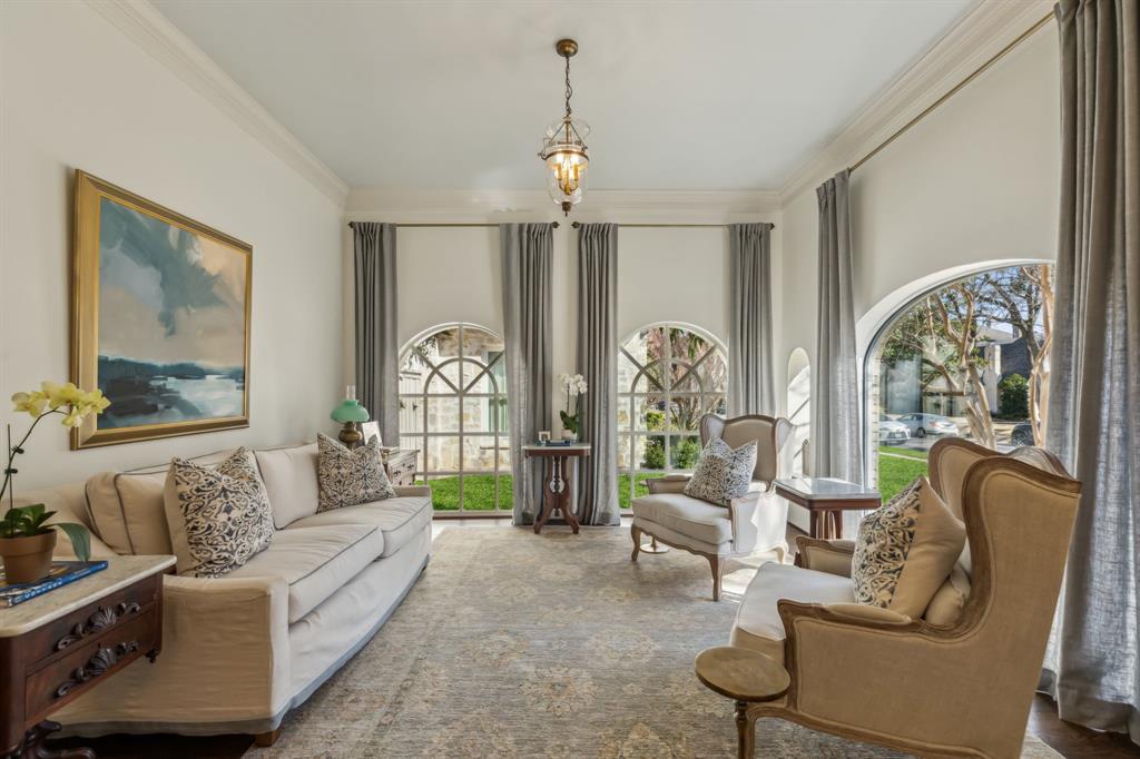 UNIVERSITY HIGHLANDS - Residential