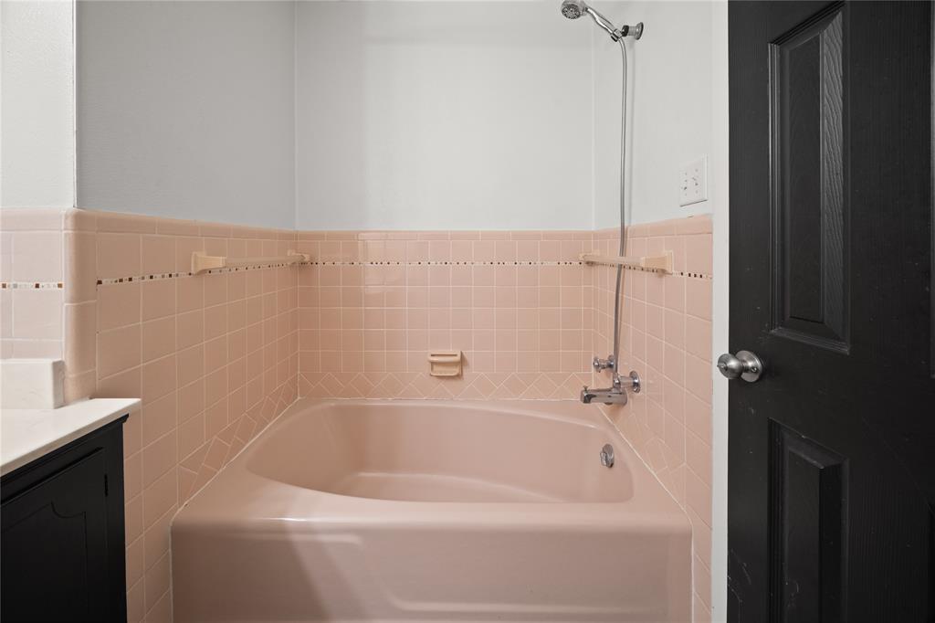 T QUEVADO - Residential