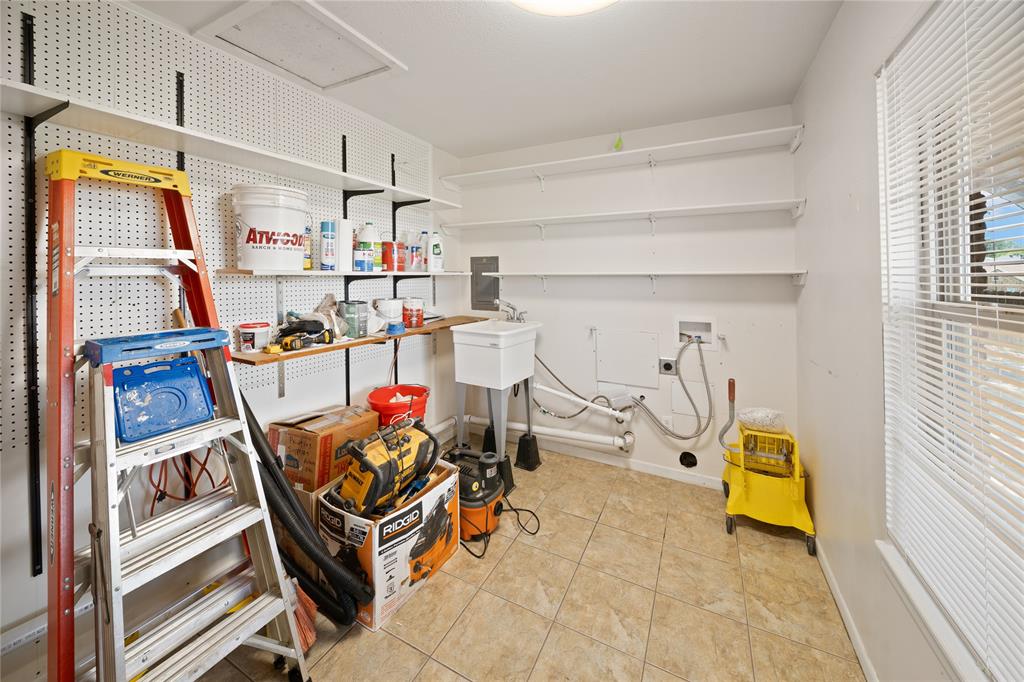 T QUEVADO - Residential