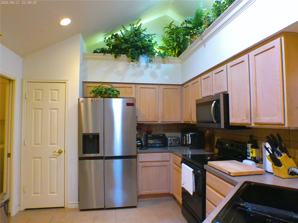 Pebblebrook Village Condo - Residential